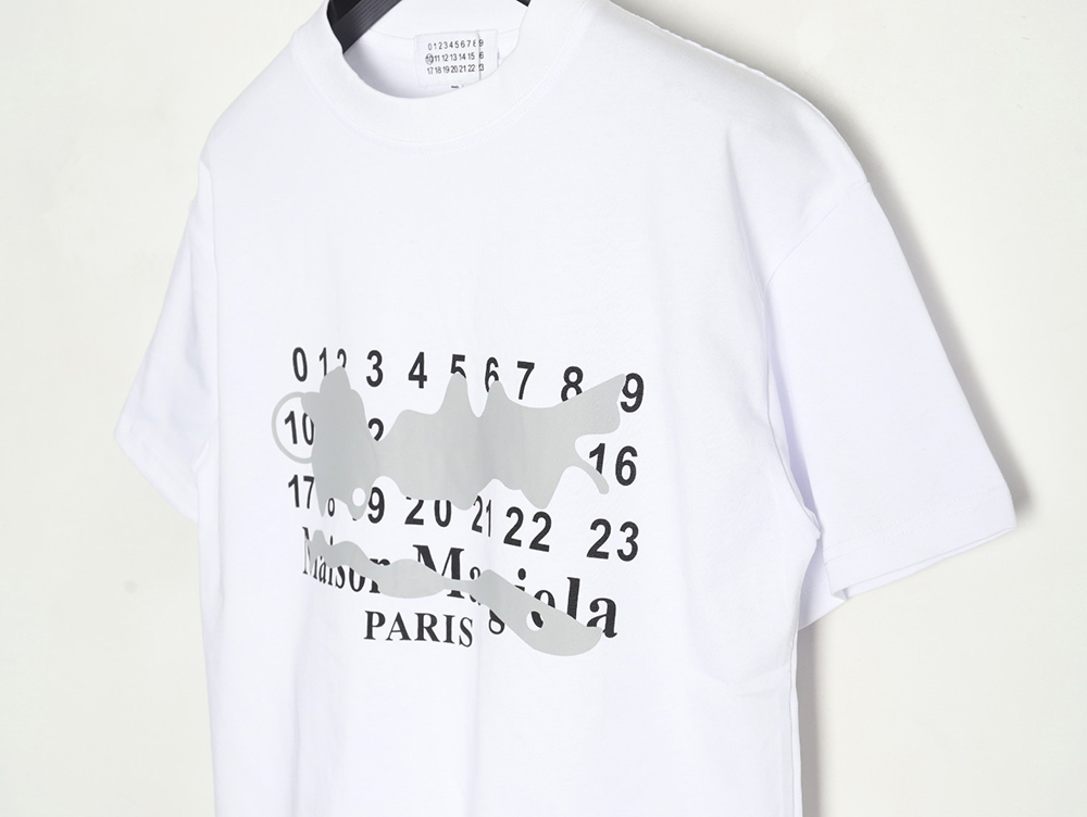 ma*s*n Ma*i*la graffiti short-sleeved t-shirt