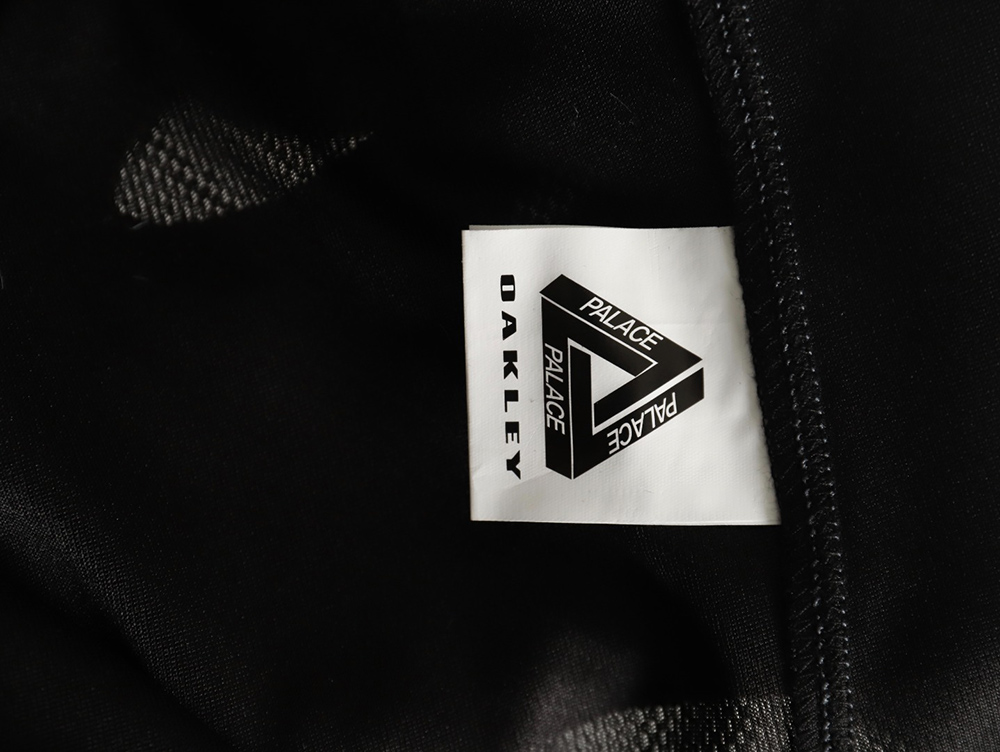 Palace & Oakley joint reflective mesh short-sleeve TSK1