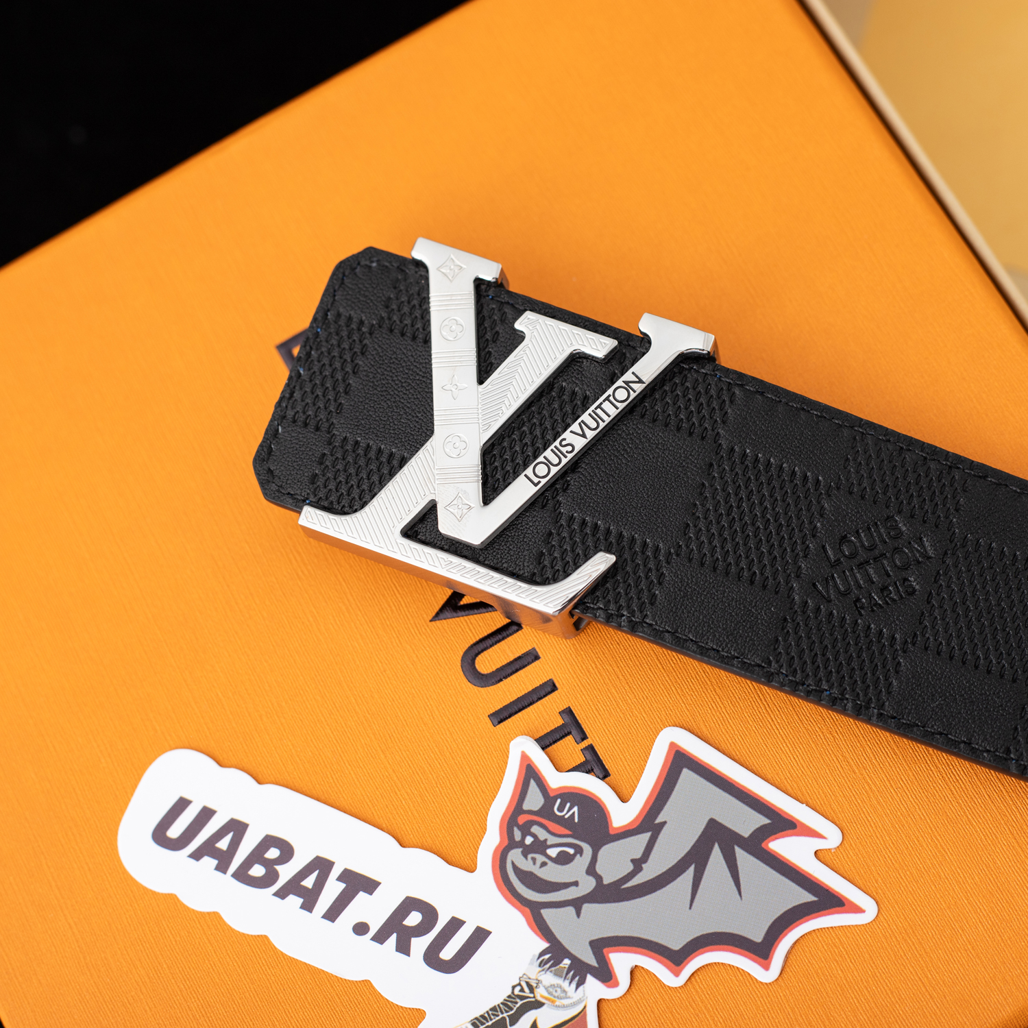 l0*is V*t0n belts m10770 40mm