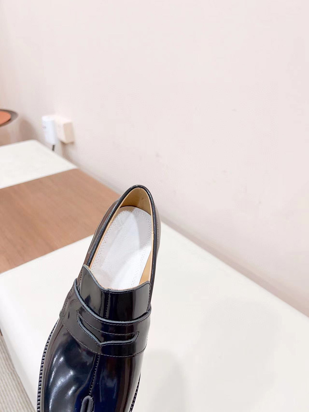 ma*s*n Ma*i*la tabi leather loafers