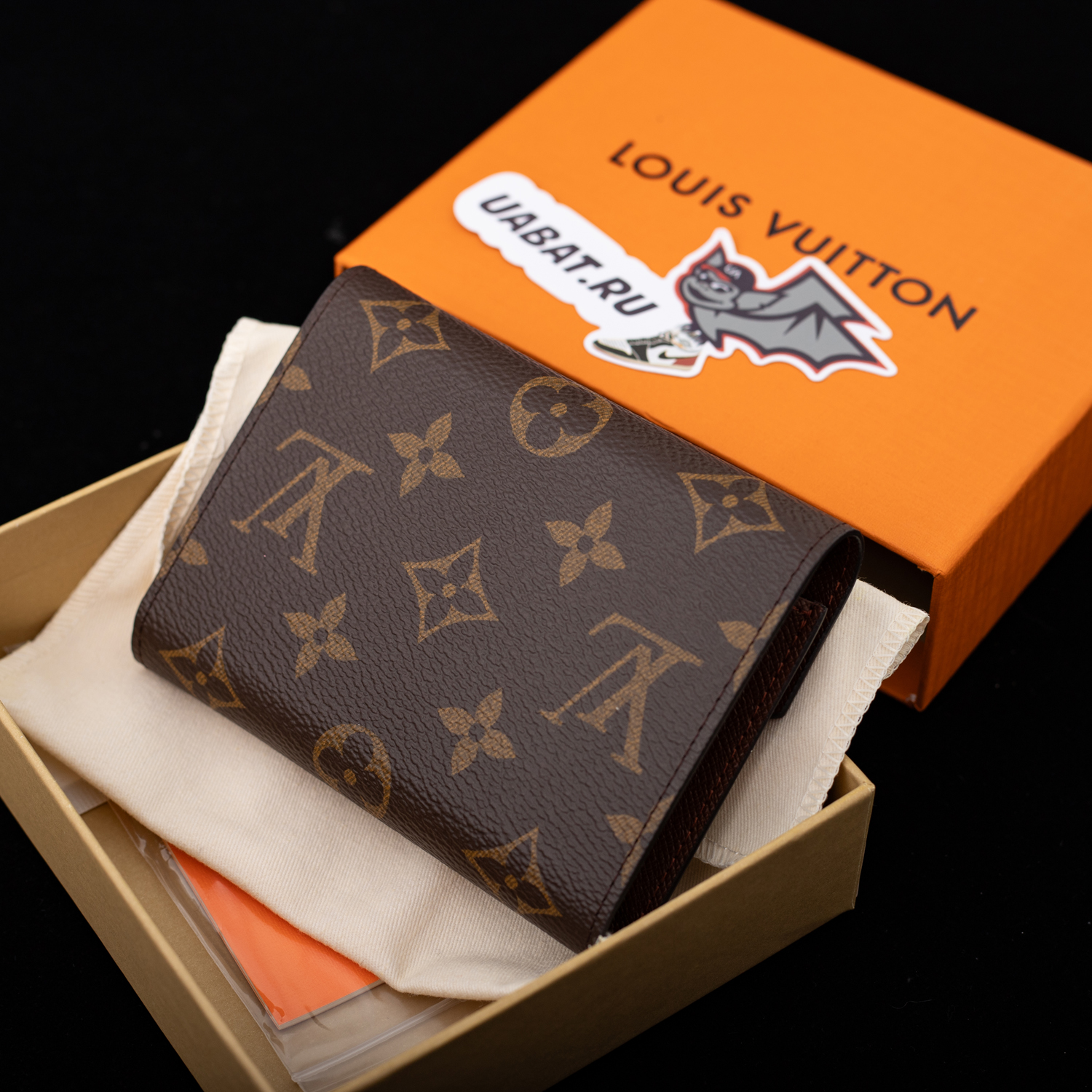 l0*is V*t0n wallets m62472 12*9.4*1.5cm