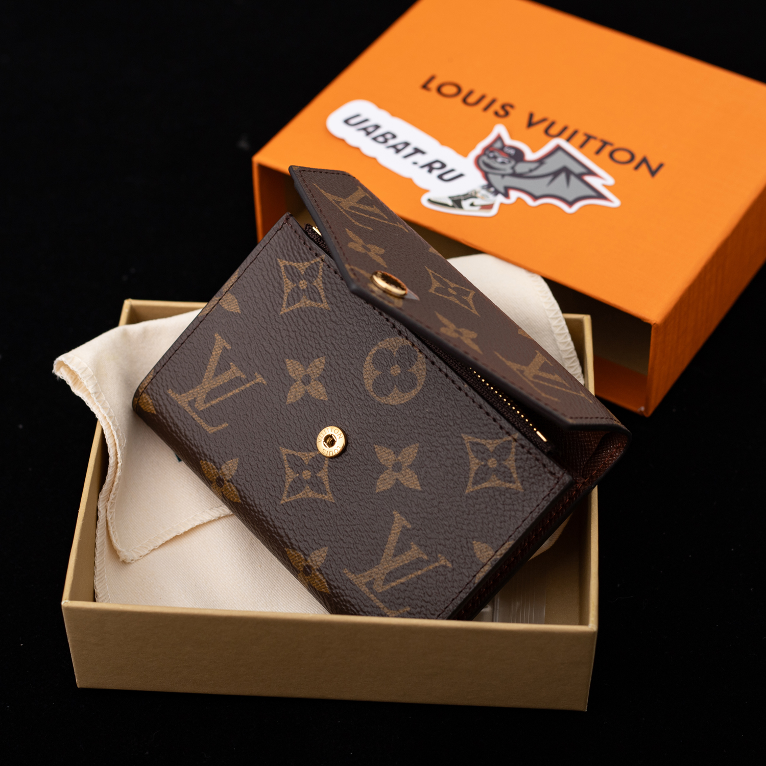 l0*is V*t0n wallets m62472 12*9.4*1.5cm