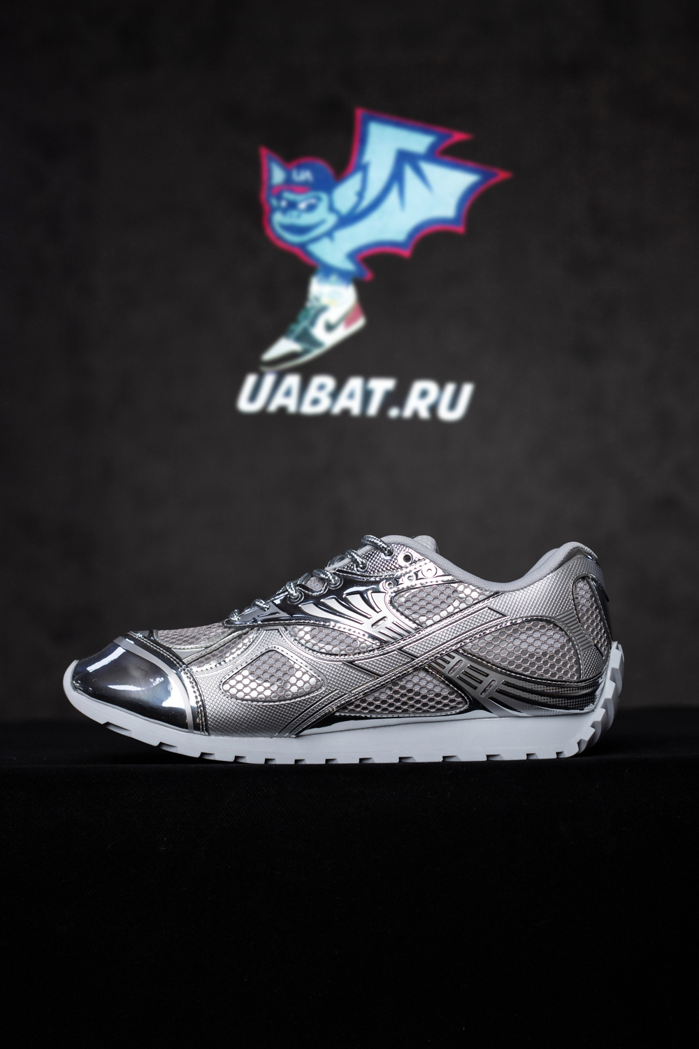 bo*te*ga Ve*ne*ta orbit runner sneaker