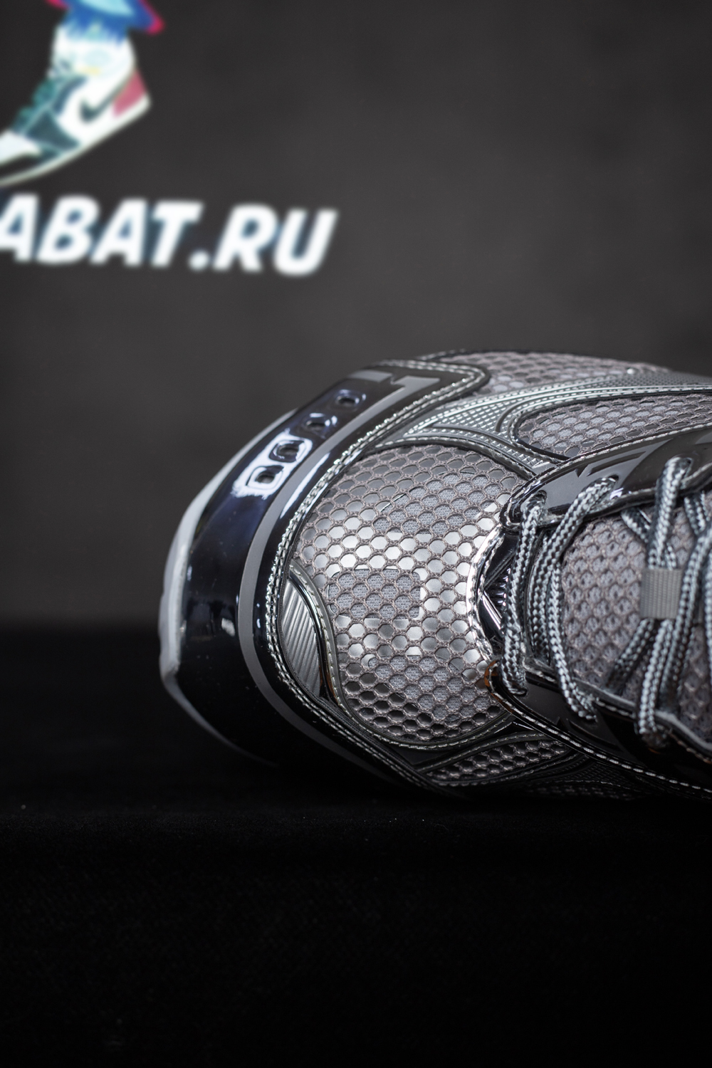 bo*te*ga Ve*ne*ta orbit runner sneaker