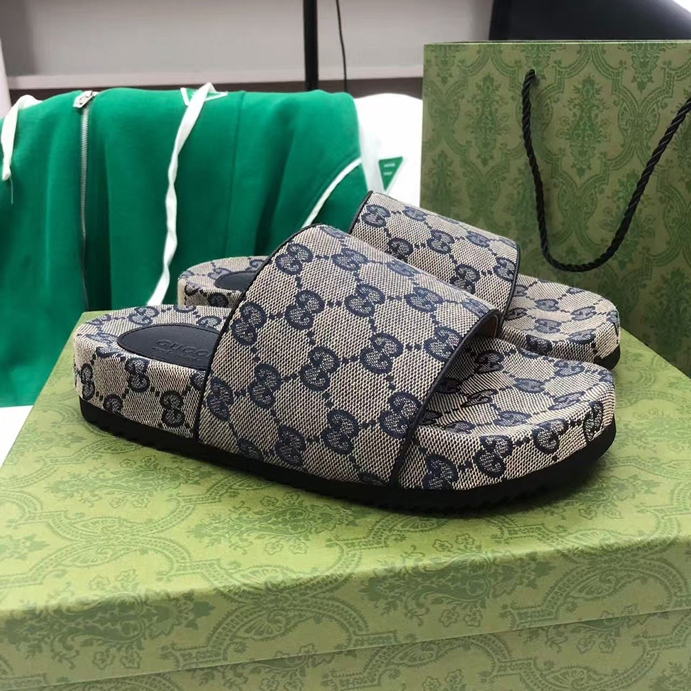 G*u*i gg slide sandal