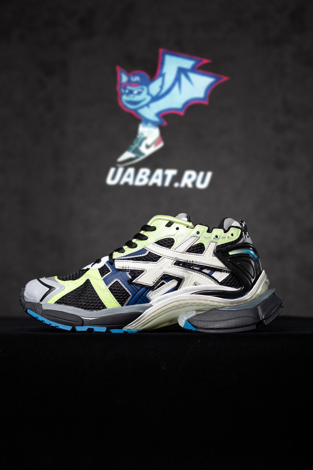 Ba*len*cia*ga runner sneaker 