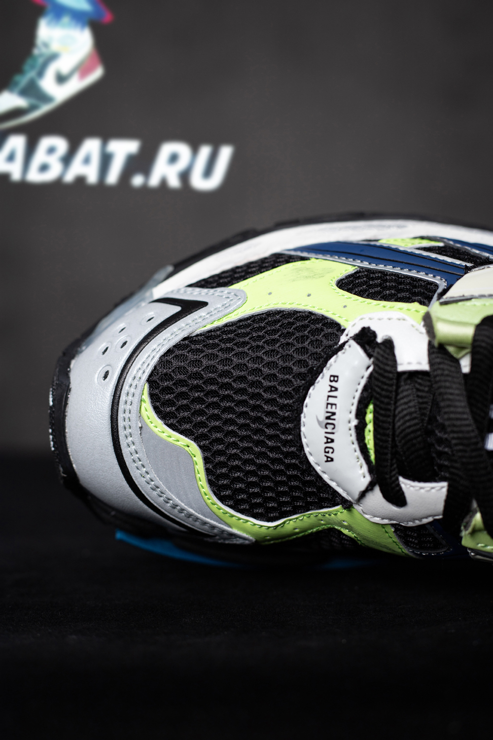 Ba*len*cia*ga runner sneaker 