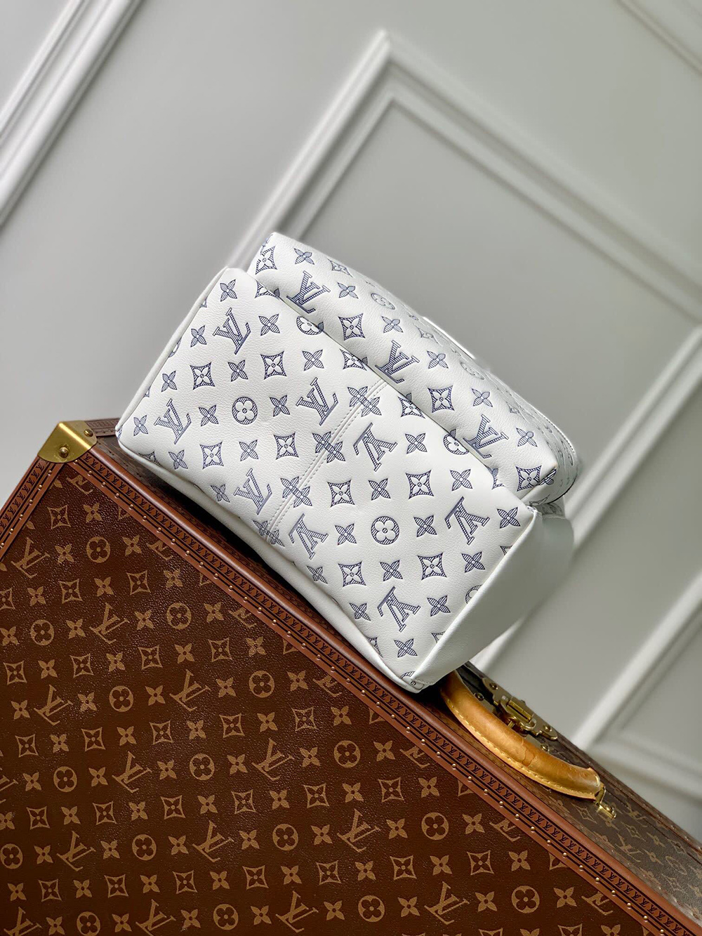 l0*is V*t0n discovery backpack m24760 29*38*20cm