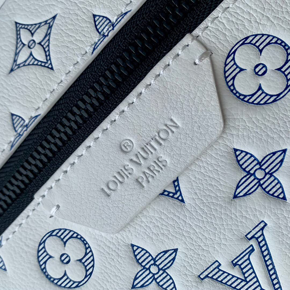 l0*is V*t0n discovery backpack m24760 29*38*20cm