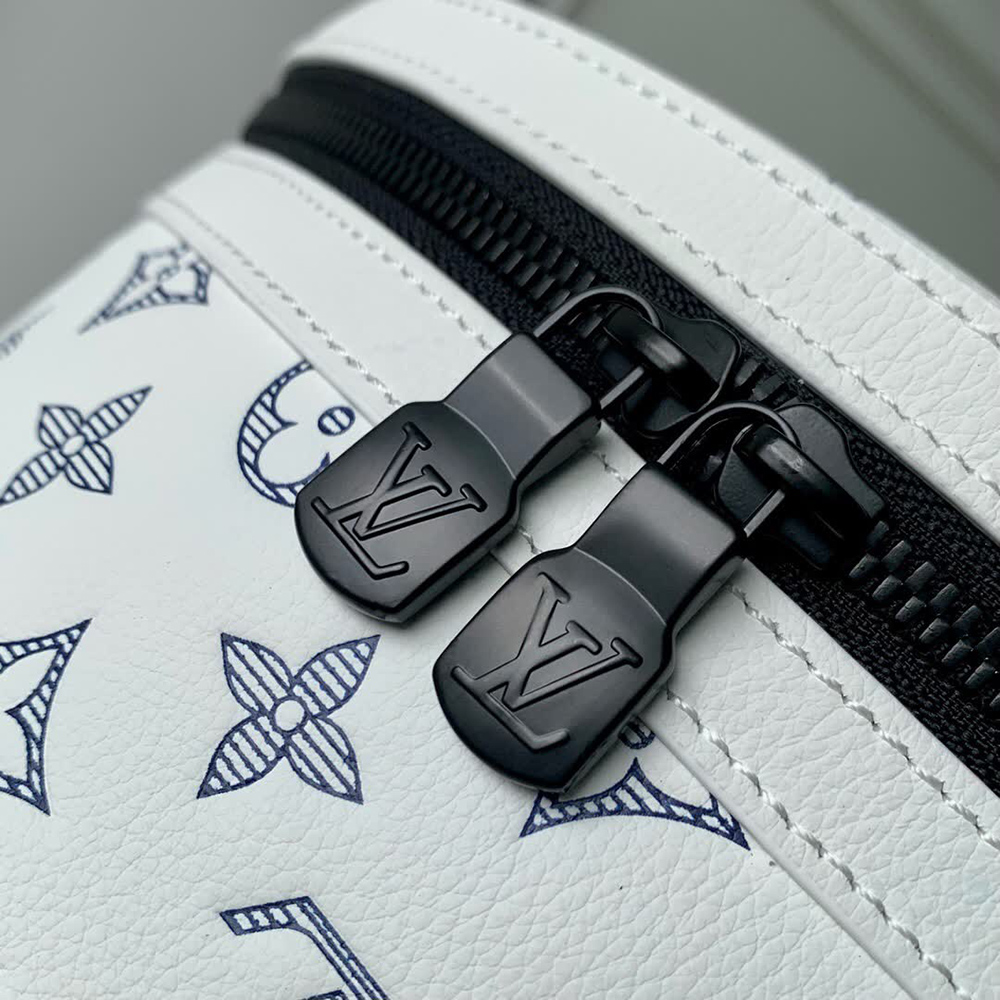 l0*is V*t0n discovery backpack m24760 29*38*20cm