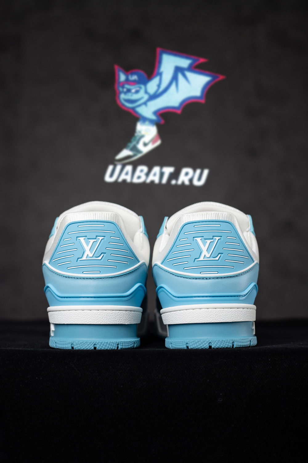 l0*is V*t0n trainer low white sky blue