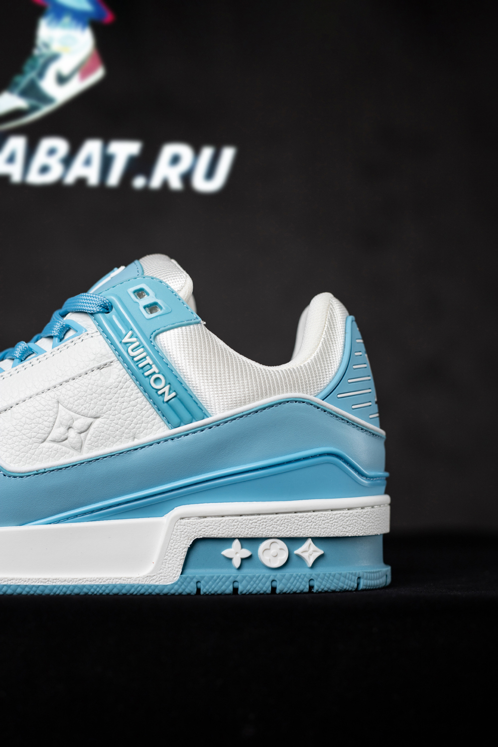 l0*is V*t0n trainer low white sky blue