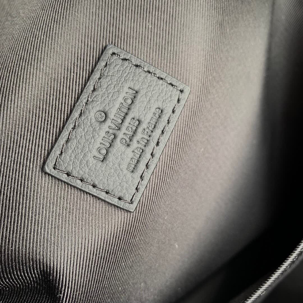 l0*is V*t0n discovery backpacks m46553 29*38*20cm