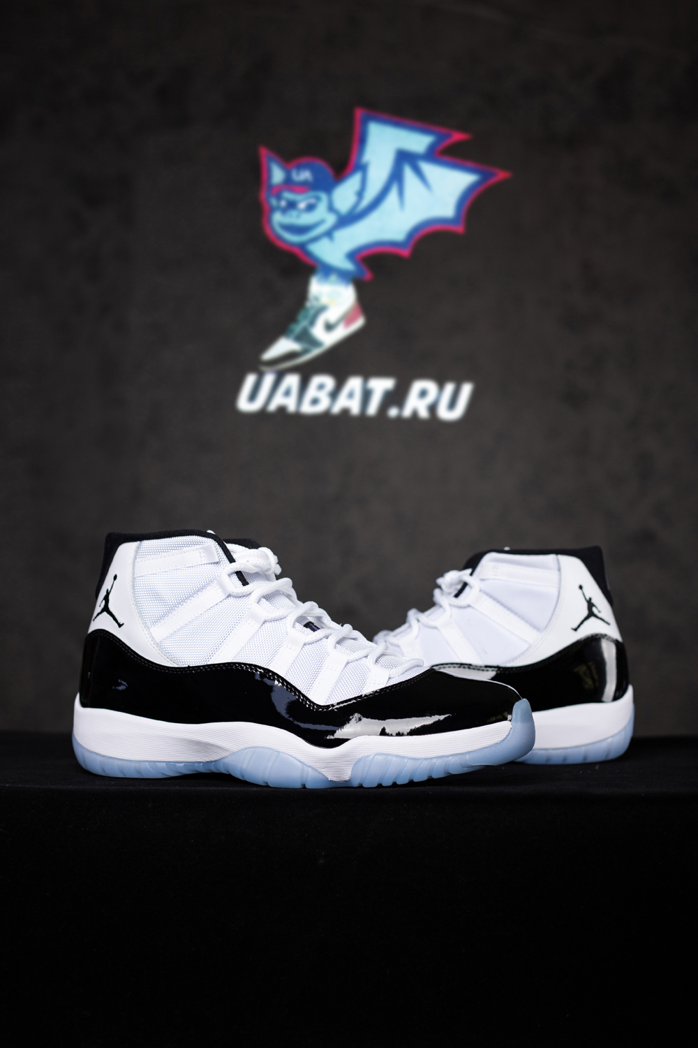 AIR JORDAN 11 RETRO "CONCORD "