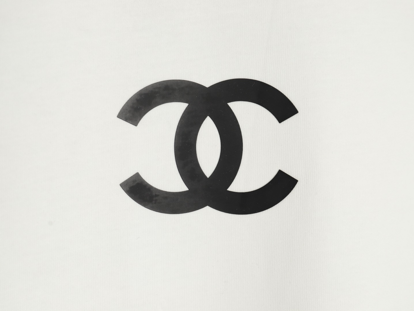 Ch*el chest press rubber short sleeve t-shirt