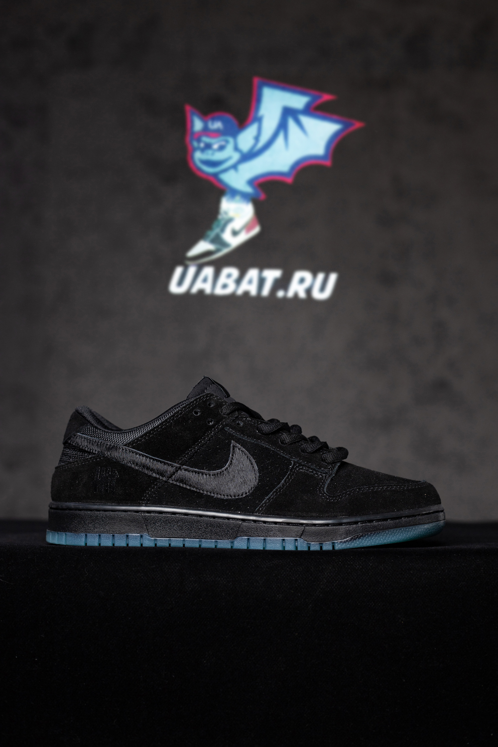 UNDEFEATED X DUNK LOW 