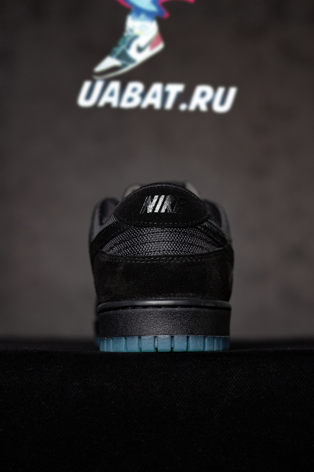 UNDEFEATED X DUNK LOW 