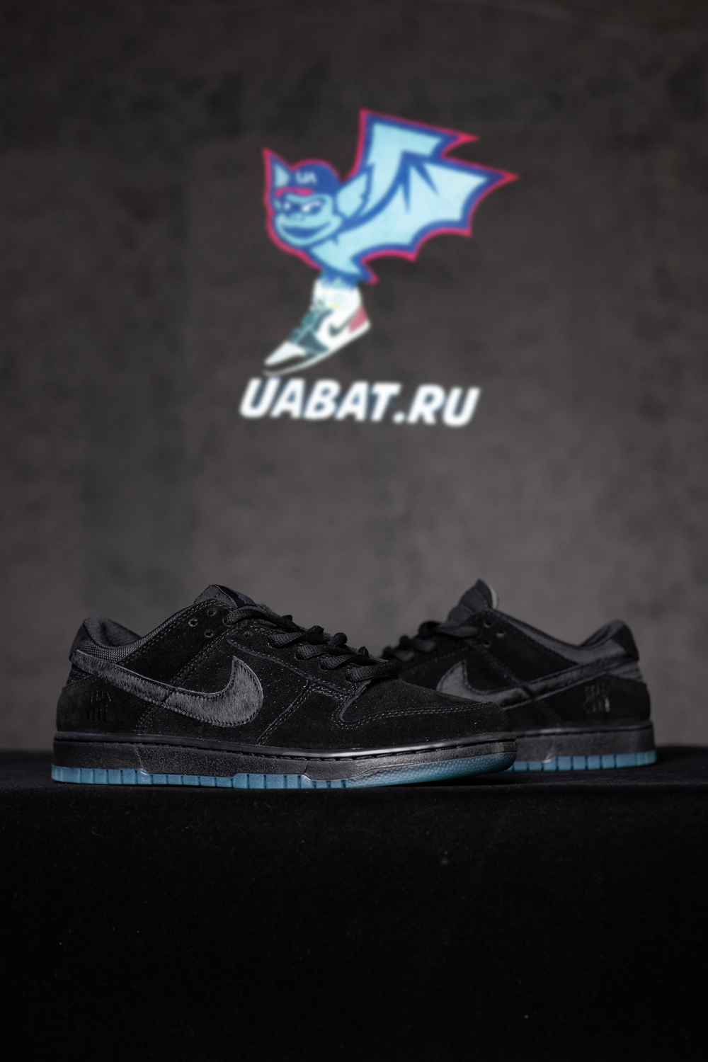 UNDEFEATED X DUNK LOW 