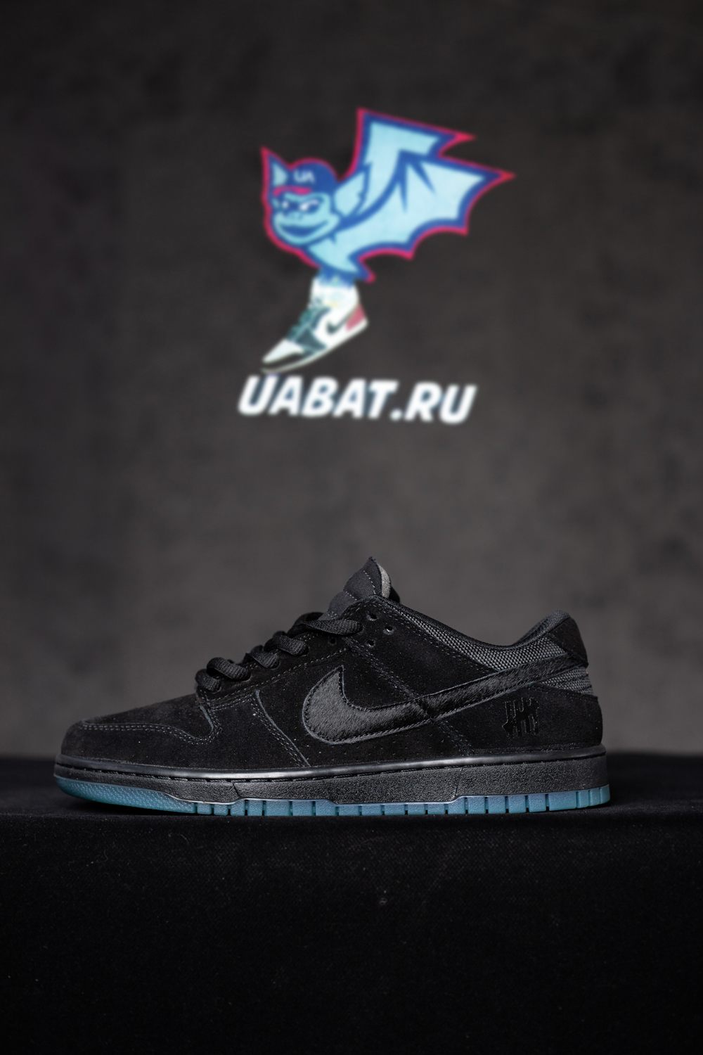 UNDEFEATED X DUNK LOW 