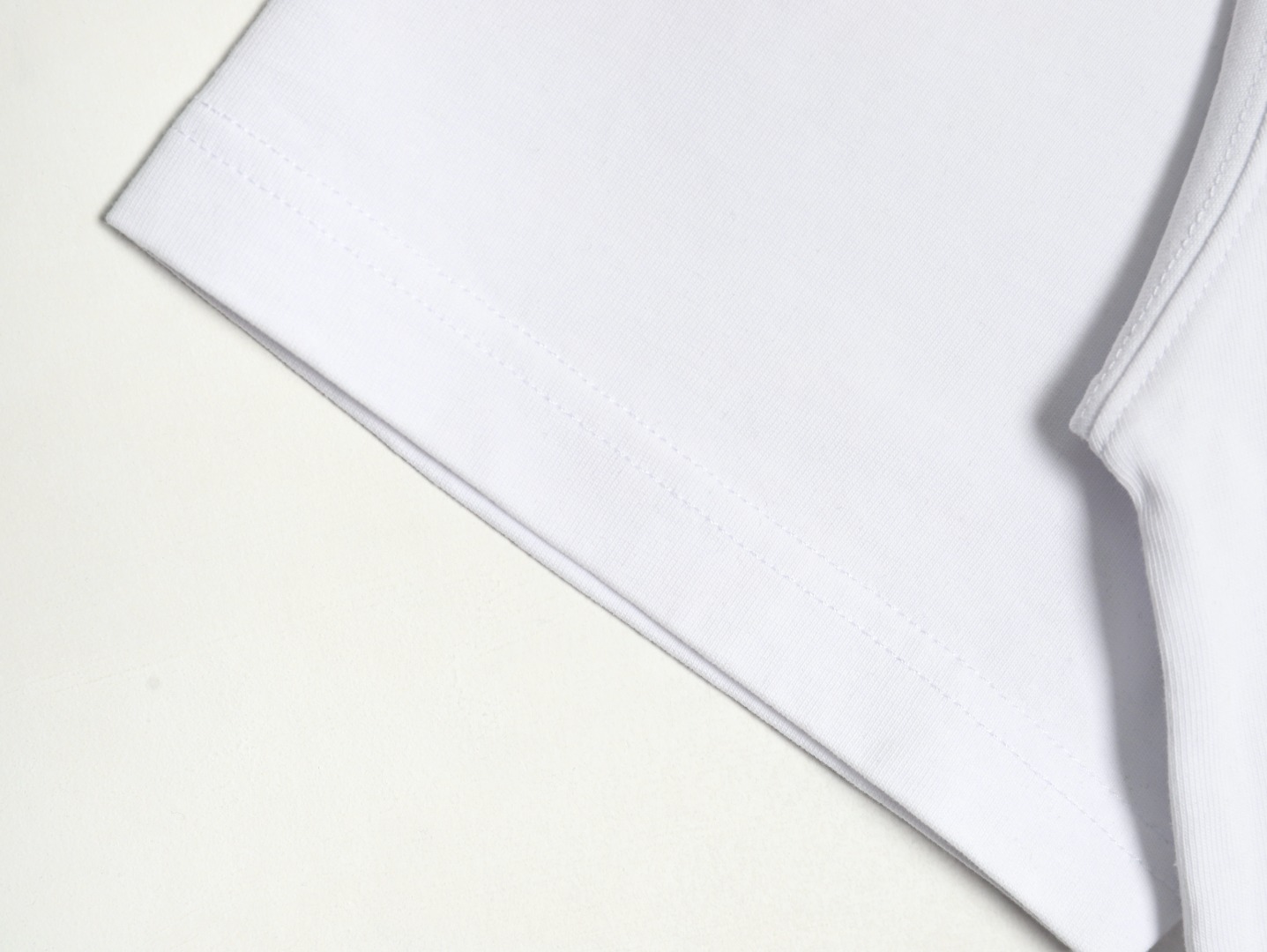 ma*s*n Ma*i*la digital painting mottled graffiti round neck short-sleeved t-shirt