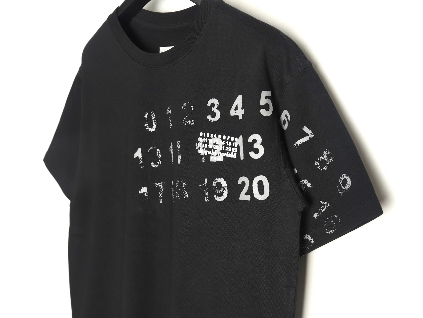 ma*s*n Ma*i*la digital painting mottled graffiti round neck short-sleeved t-shirt tsk1