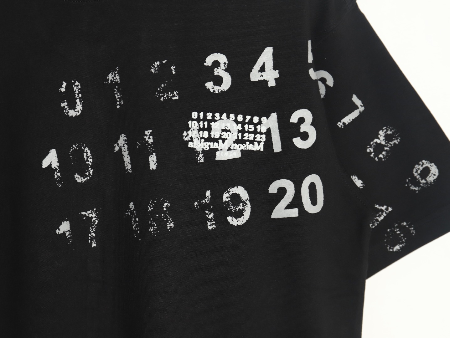 ma*s*n Ma*i*la digital painting mottled graffiti round neck short-sleeved t-shirt tsk1