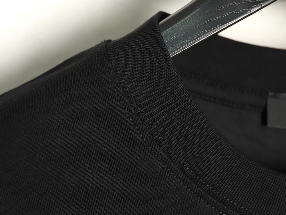 Pra*a chest triangle logo back hem letters short sleeves