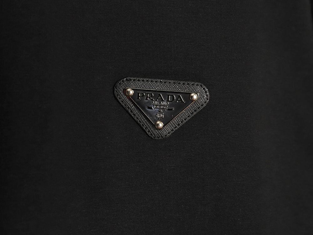 Pra*a chest triangle logo back hem letters short sleeves