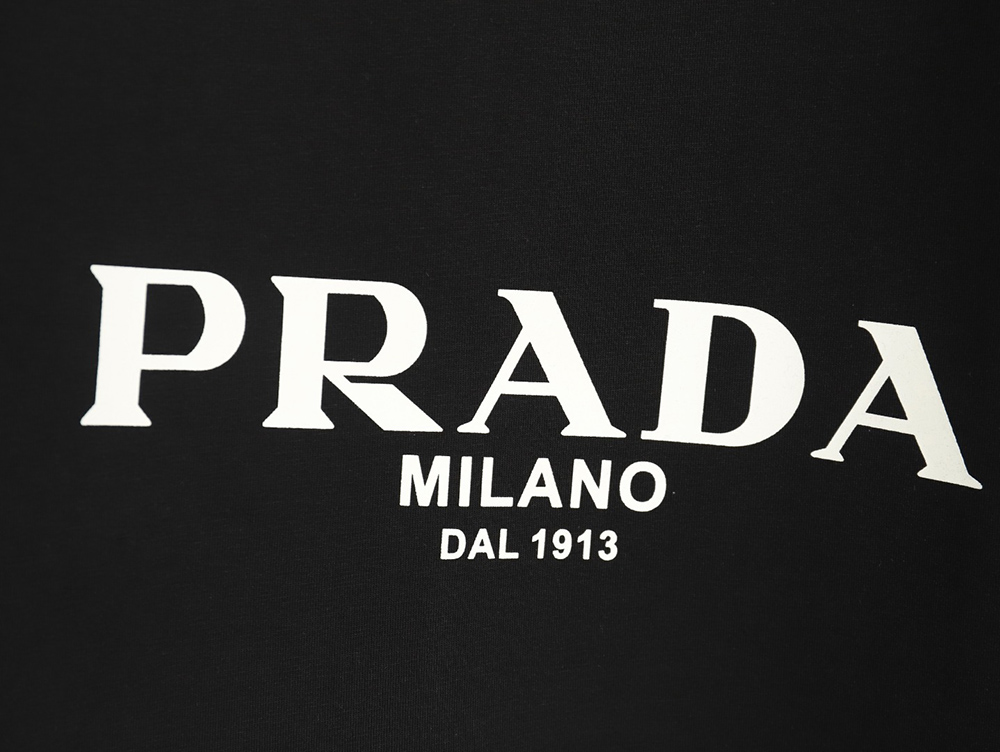 Pra*a chest triangle logo back hem letters short sleeves