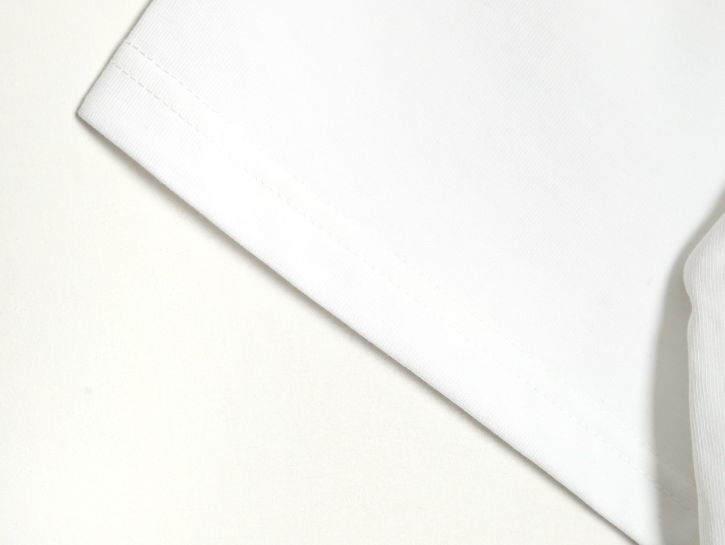 Calvin Klein small embroidery back print short sleeves