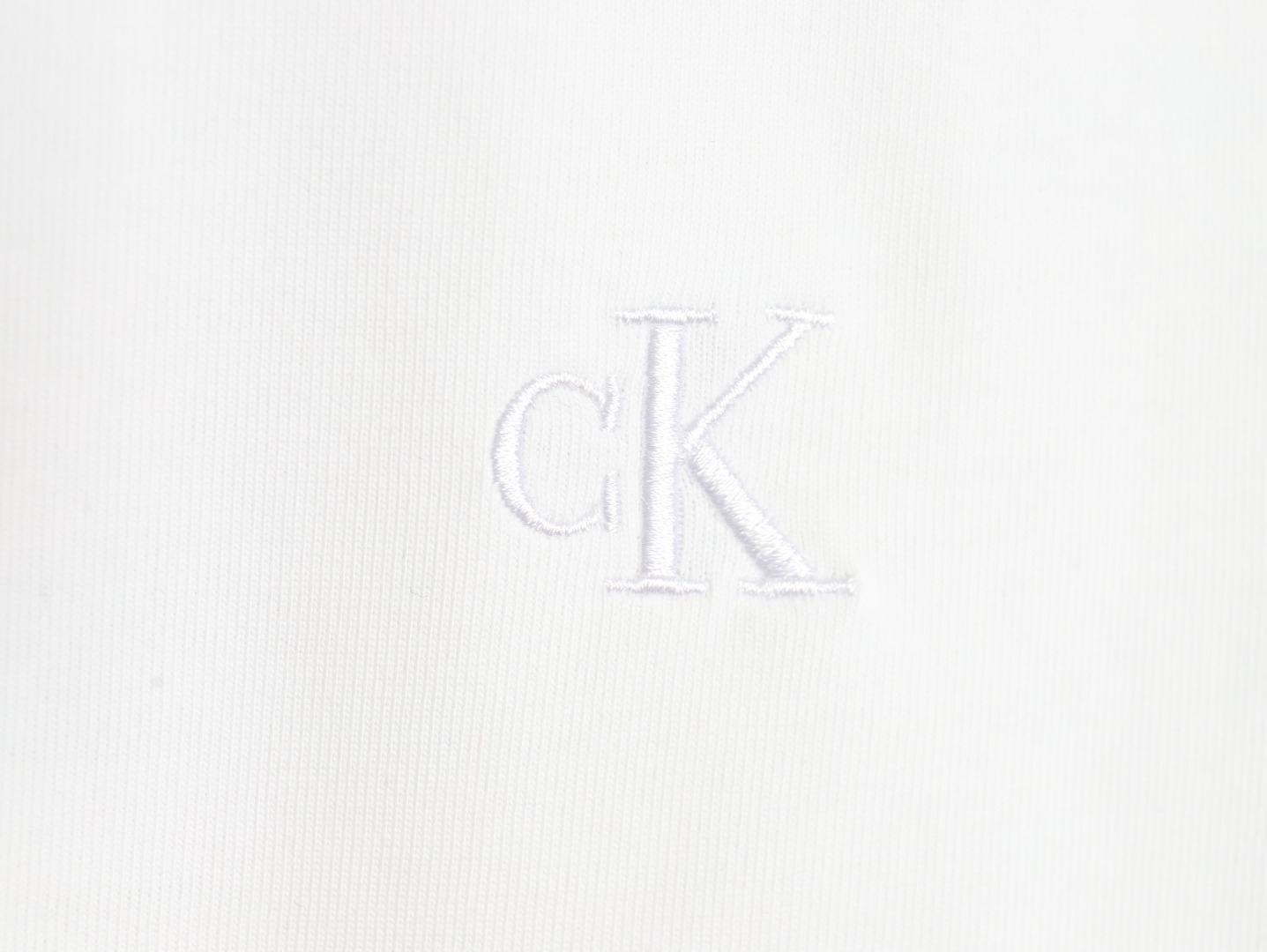 Calvin Klein small embroidery back print short sleeves