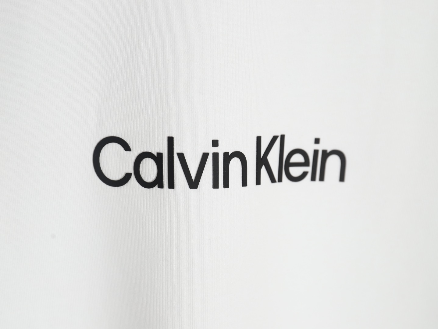 Calvin Klein logo silicone print short sleeves
