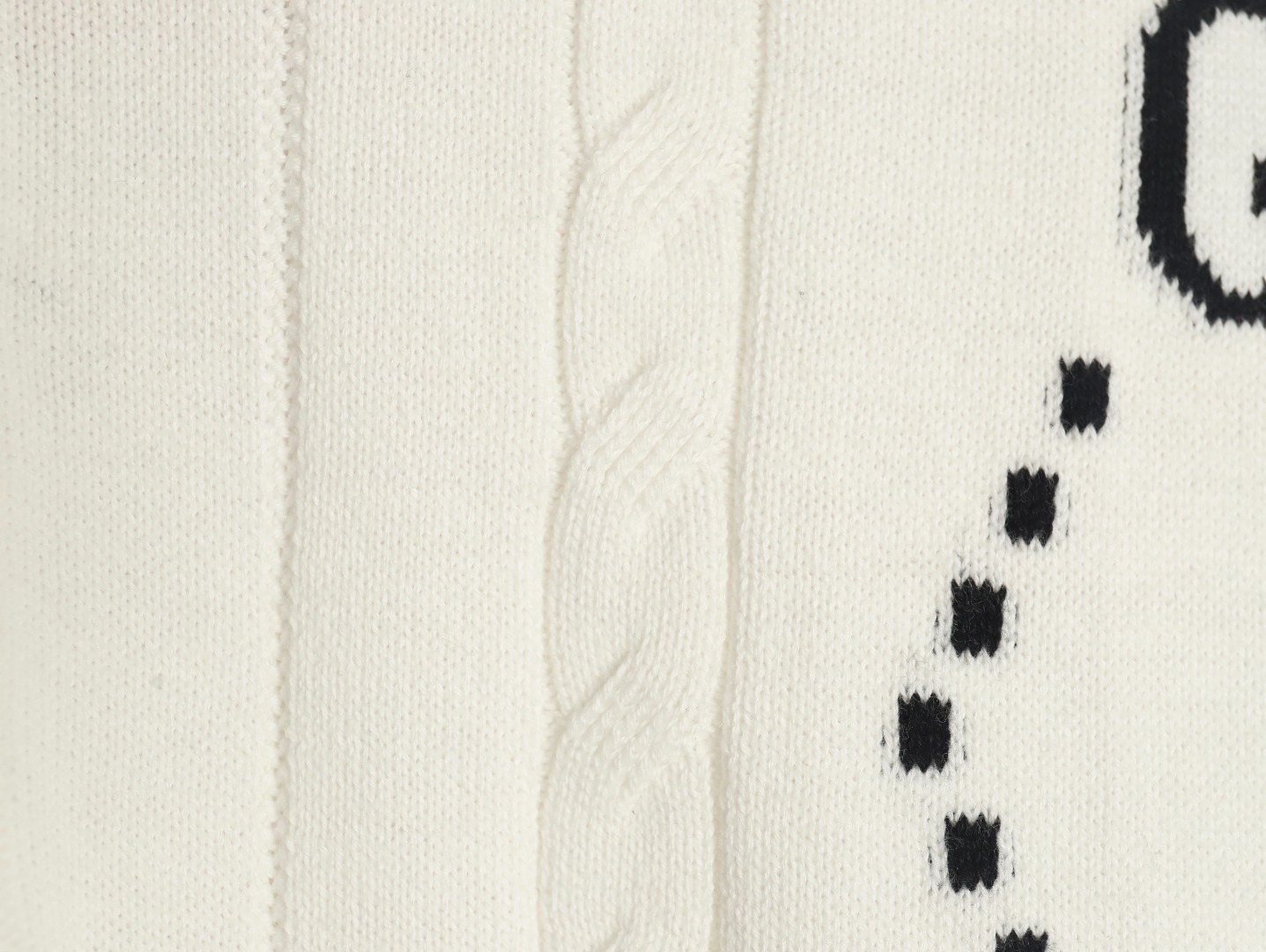 G*u*i double g jacquard cable-knit polo short sleeves