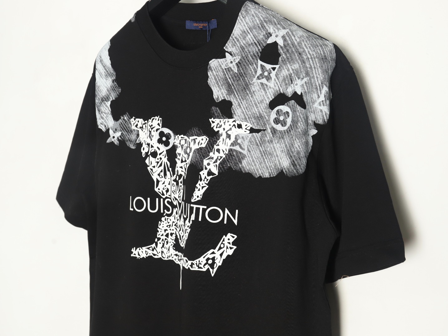 l0*is V*t0n ink smudged letters printed short sleeves tsk1