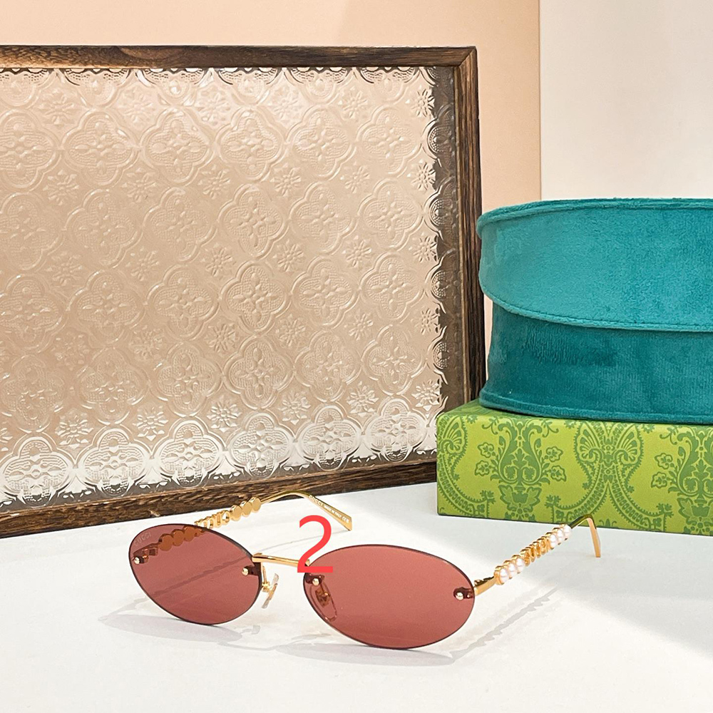 G*u*i oval frame sunglasses 820505