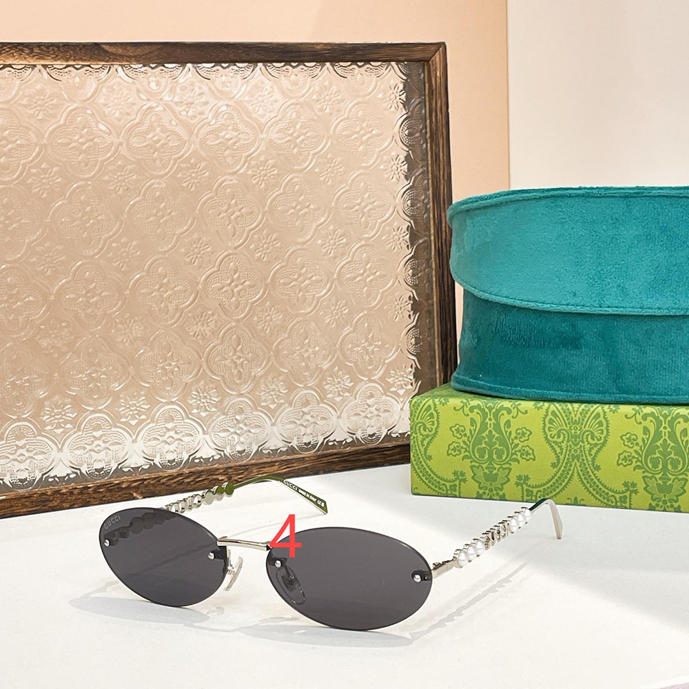 G*u*i oval frame sunglasses 820505