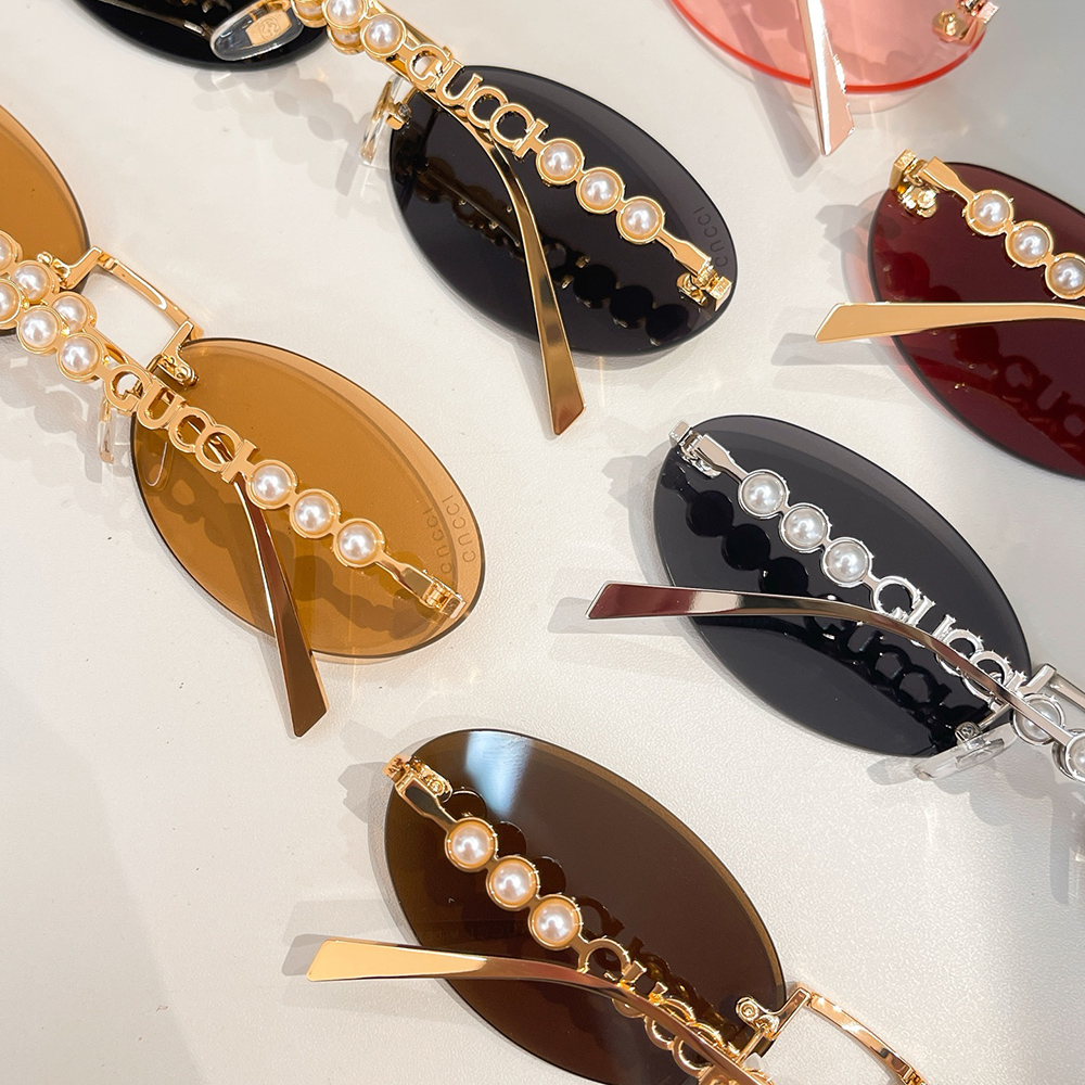 G*u*i oval frame sunglasses 820505