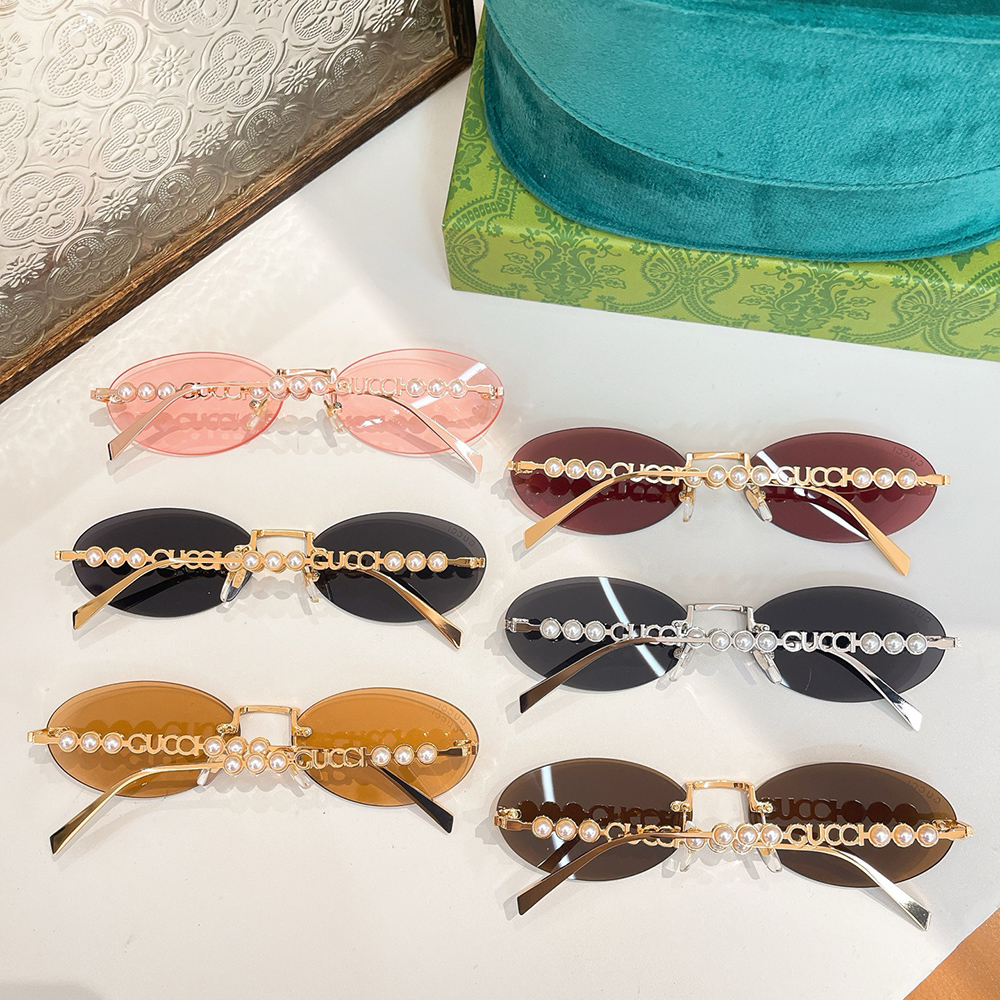 G*u*i oval frame sunglasses 820505