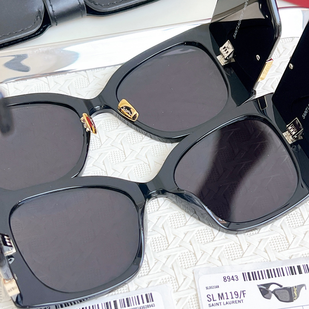 Sa**t Lau*nt oversized sunglasses m119f