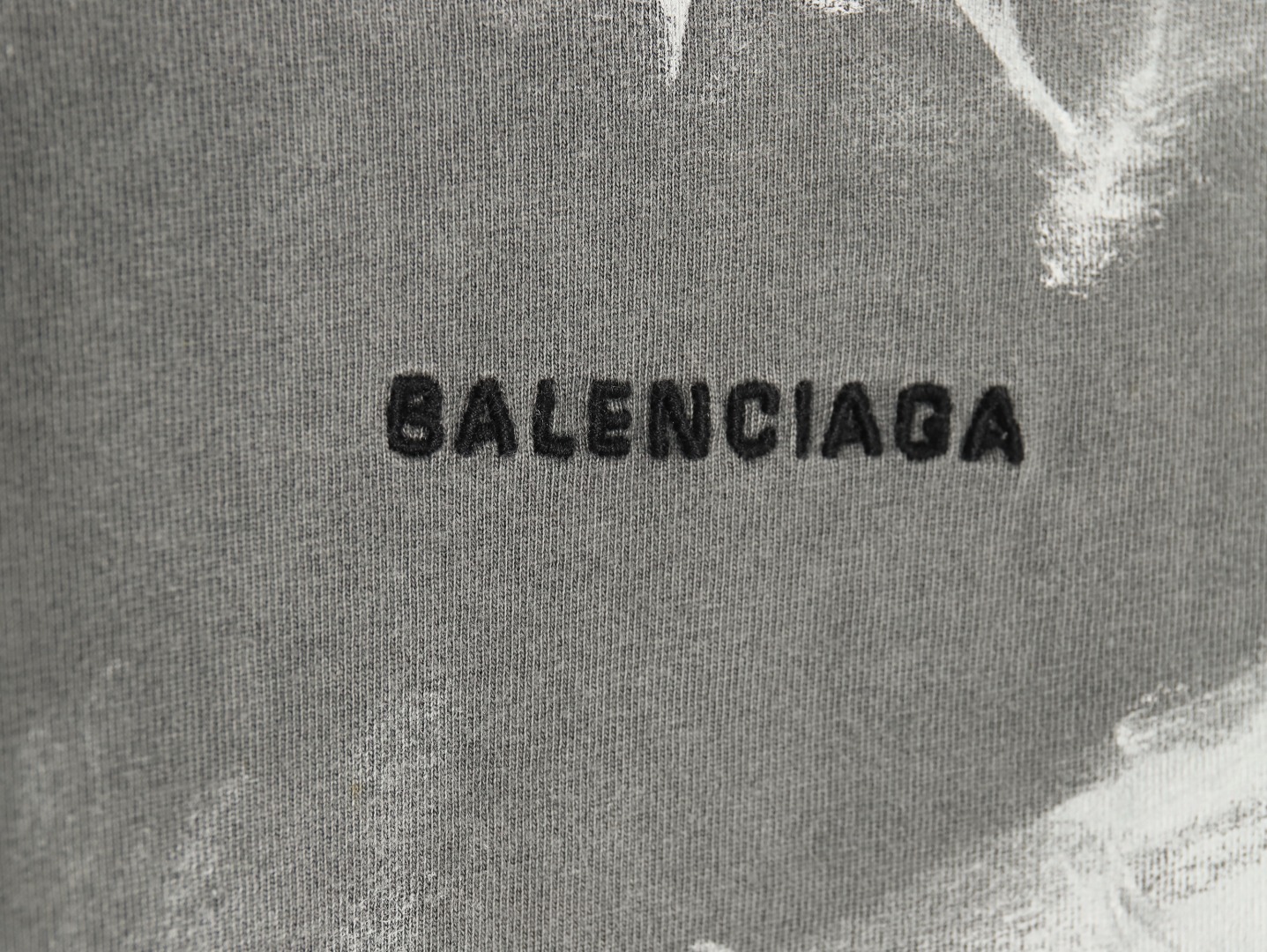 Ba*len*cia*ga mud-dyed graffiti embroidered washed short-sleeved t-shirt