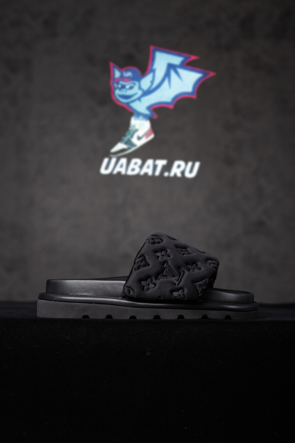 l0*is V*t0n pool pillow flat comfort mule