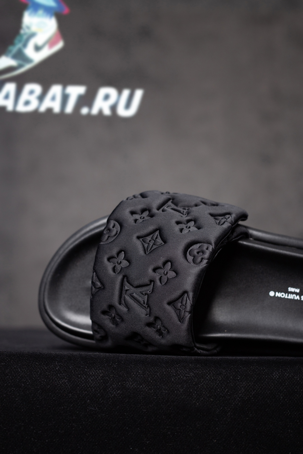 l0*is V*t0n pool pillow flat comfort mule