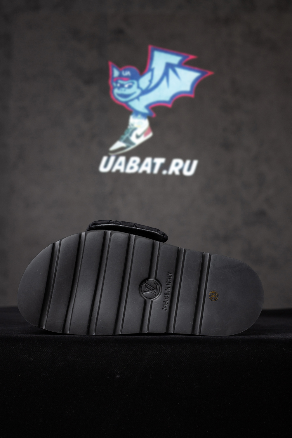 l0*is V*t0n pool pillow flat comfort mule