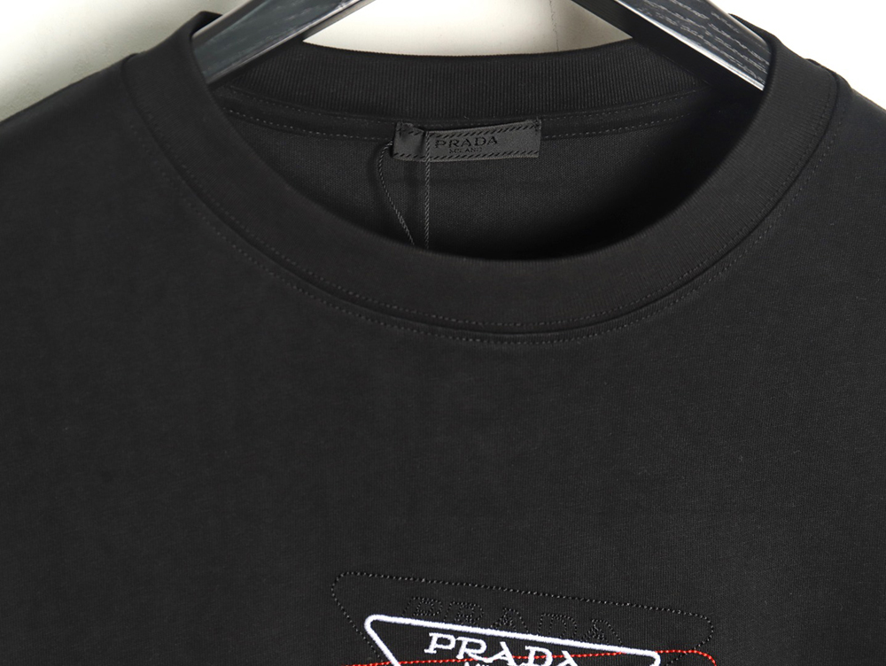 Pra*a overlapping embroidered triangle logo short sleeve tsk1