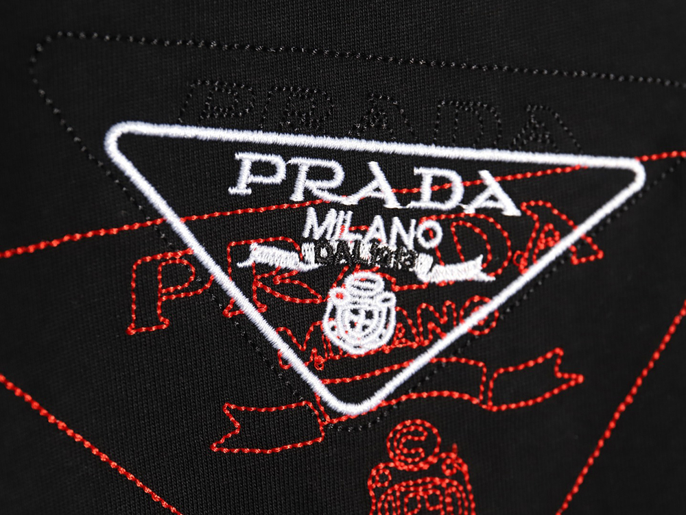 Pra*a overlapping embroidered triangle logo short sleeve tsk1