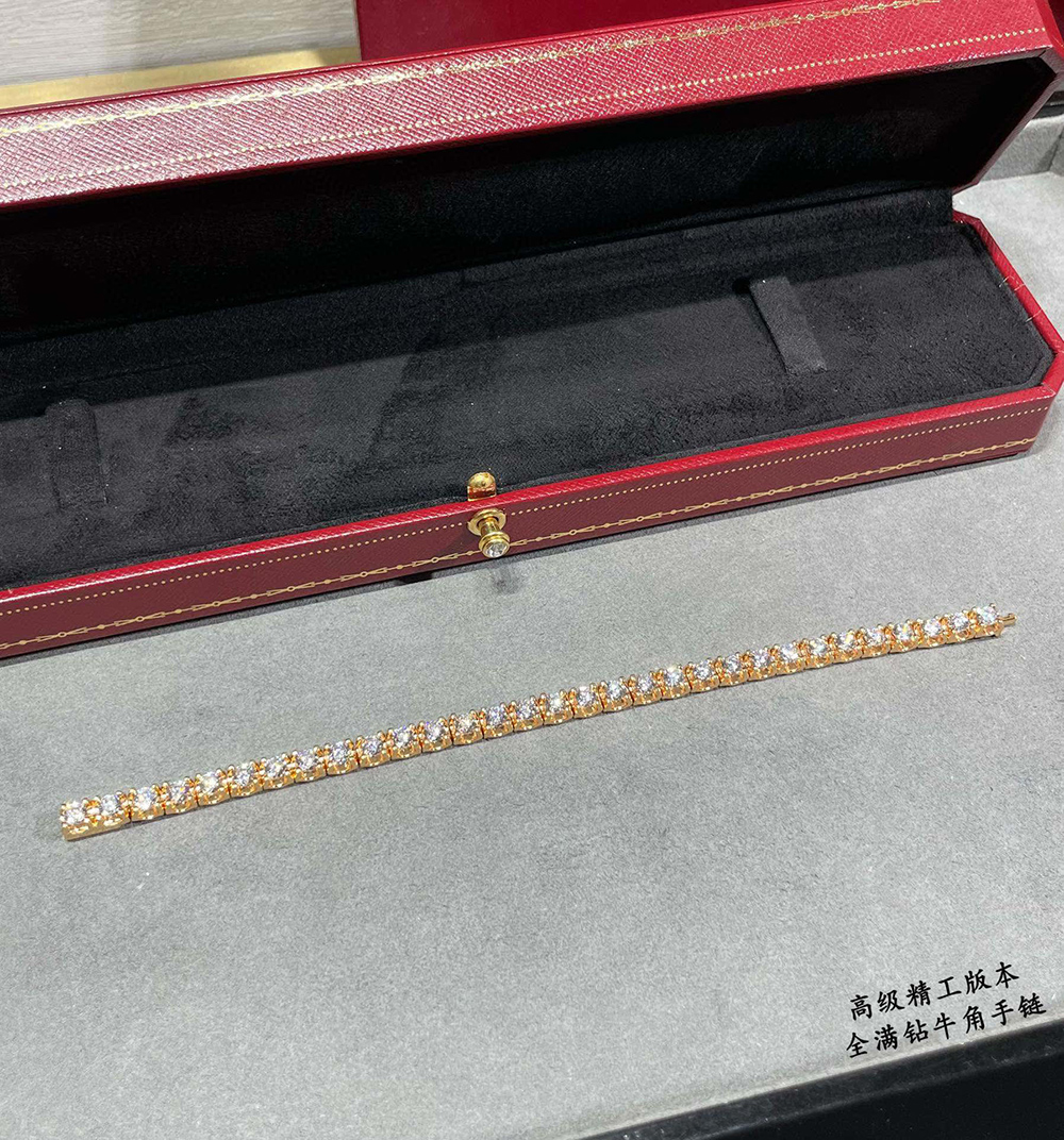 ca*t*er full Di*m*nd horn bracelet a0285
