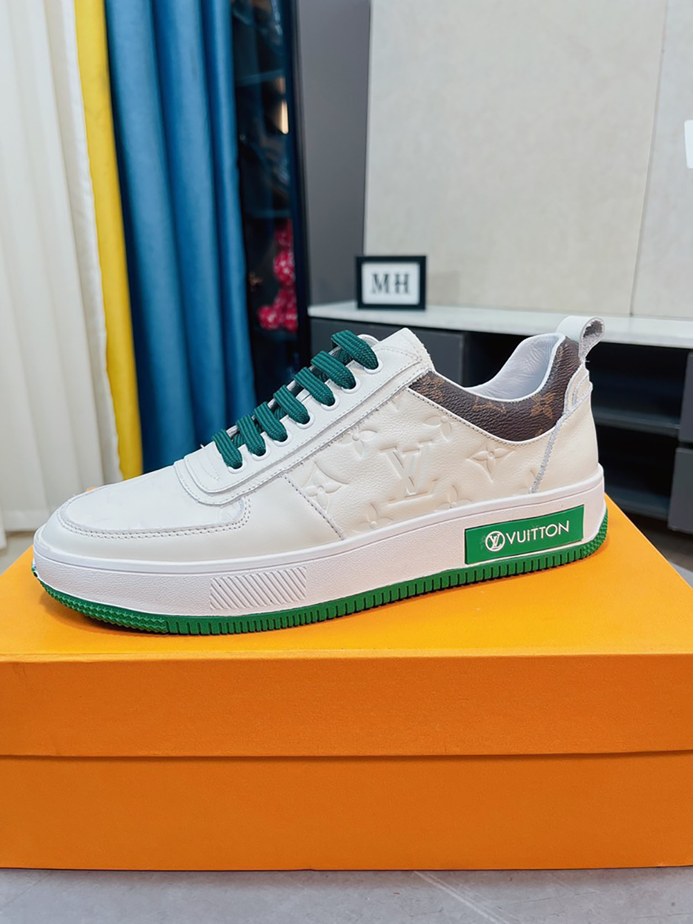 l0*is V*t0n rivoli sneskers