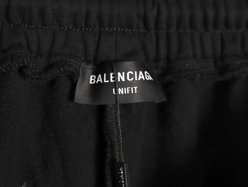 Ba*len*cia*ga embroidered coke shorts