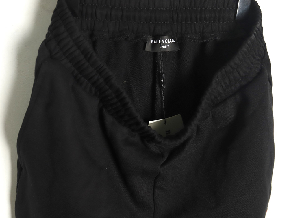 Ba*len*cia*ga embroidered coke shorts