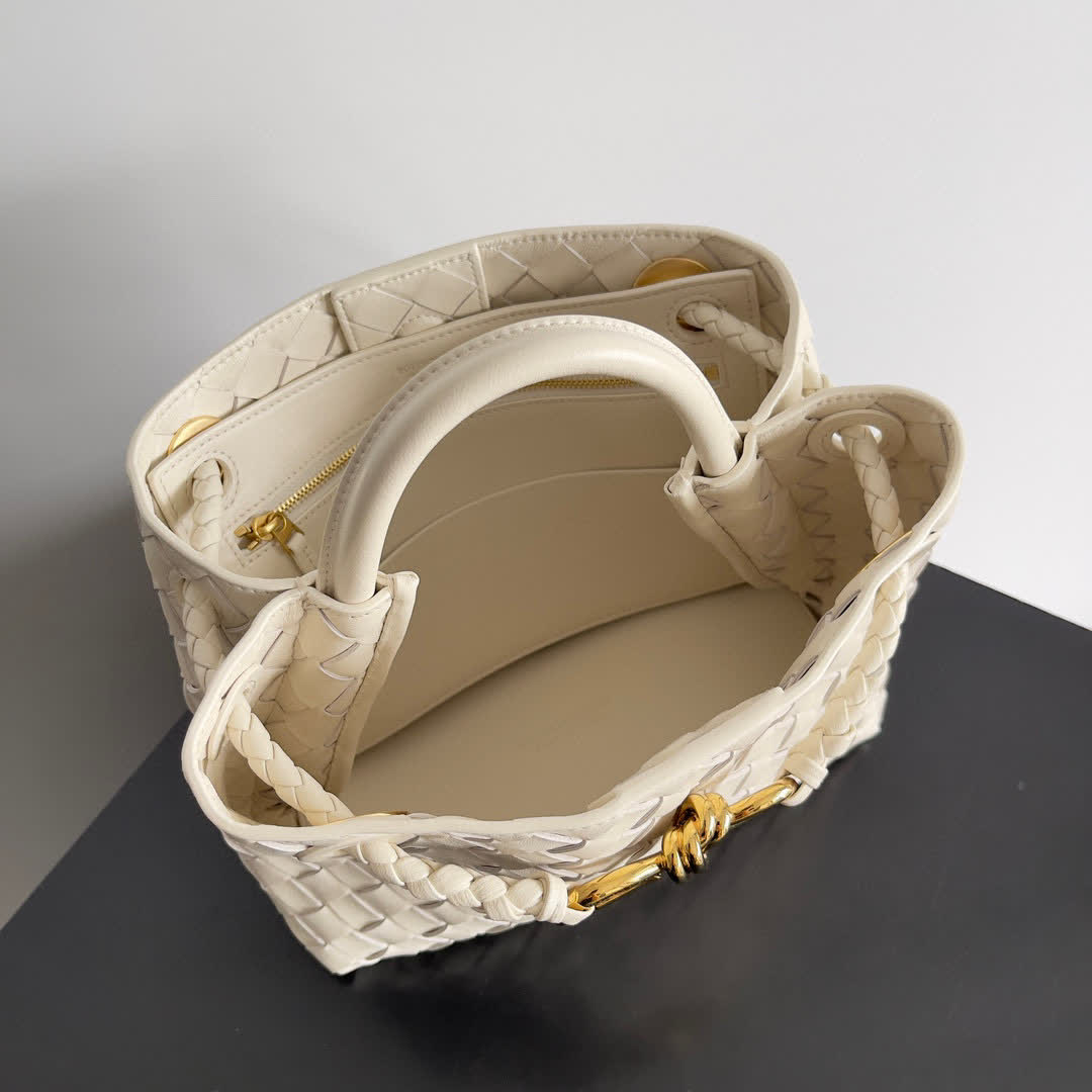 bo*te*ga Ve*ne*ta small andiamo bags 766014 25*22*10.5cm